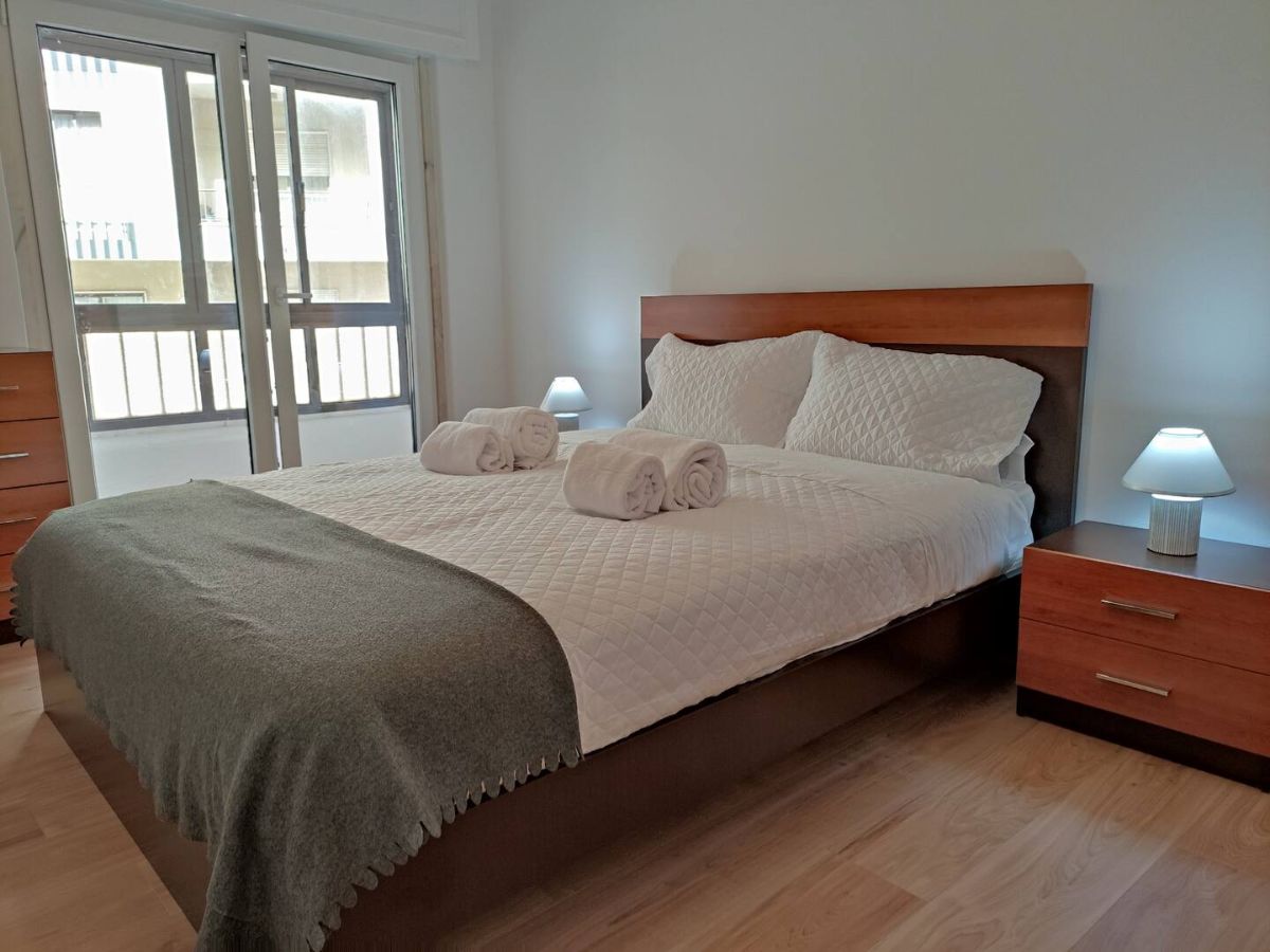 Spacious & Modern Flat Lisbon 25 by TimelyStay photo 4